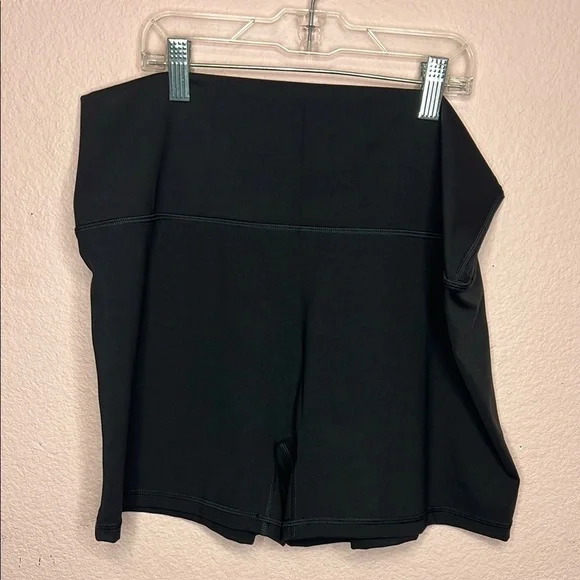 OFFLINE By Aerie The Hugger 4" Bike Short - Picture 2 of 8